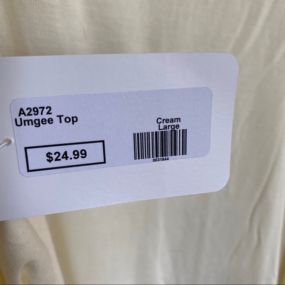 5/$25 🚨LAST CHANCE🚨 Poncho like shirt - Picture 5 of 6